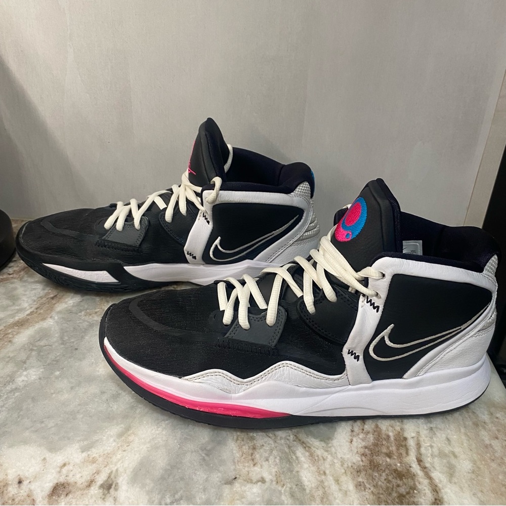 Nike Kyrie 8 Infinity South Beach Mens Basketball Shoes Sz 9.5 CZ0204 003
